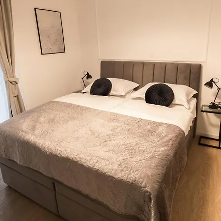 Luxury With Balcony 4*