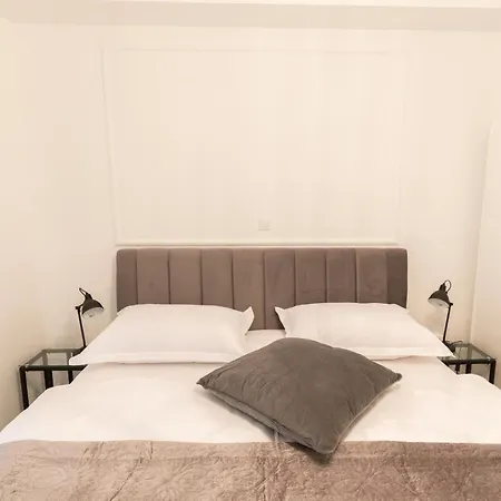 Luxury With Balcony 4*