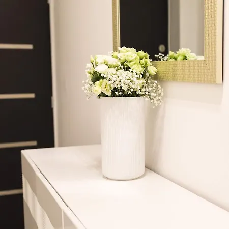 krevet i doručak Luxury With Balcony 4*