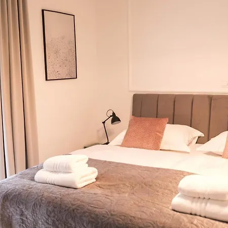 krevet i doručak Luxury With Balcony