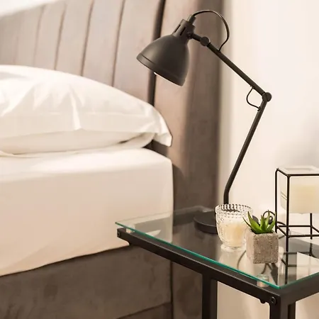 Luxury With Balcony B&B