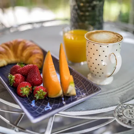 Luxury With Balcony krevet i doručak