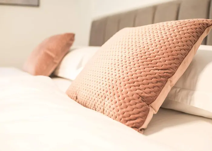 Luxury With Balcony 4*