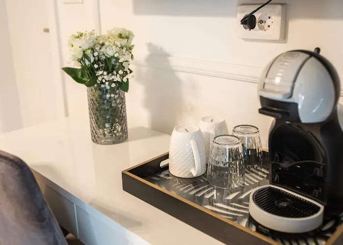 Luxury With Balcony Bed & Breakfast 4*