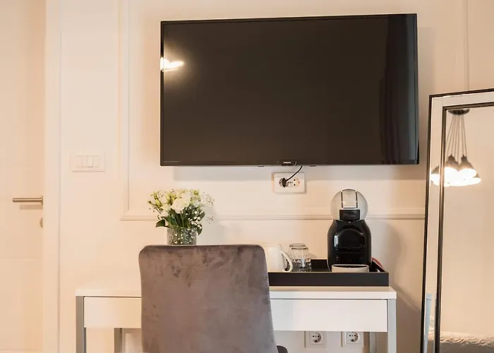 Luxury With Balcony 4*