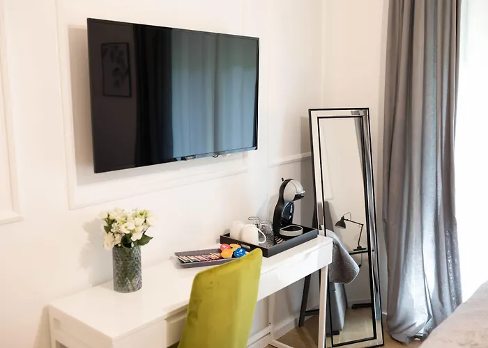 Bed & Breakfast Luxury With Balcony 4*