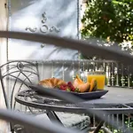 Bed and Breakfast Luxury With Balcony 4*
