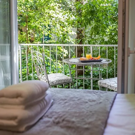 לינה וארוחת בוקר Luxury With Balcony