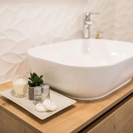 Luxury With Balcony 4*