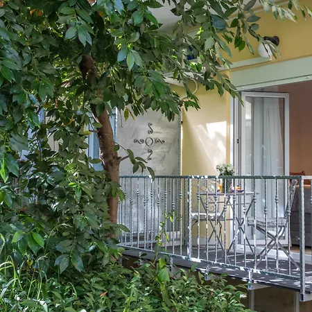Luxury With Balcony Ζαντάρ
