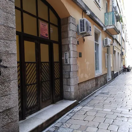 Oda ve Kahvaltı Luxury With Balcony Zadar