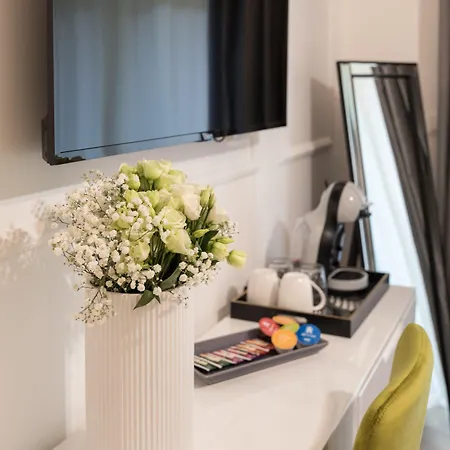 Luxury With Balcony Bed & Breakfast 4*