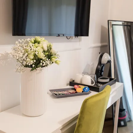 Luxury With Balcony Bed and Breakfast