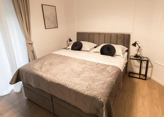 Luxury With Balcony 4*