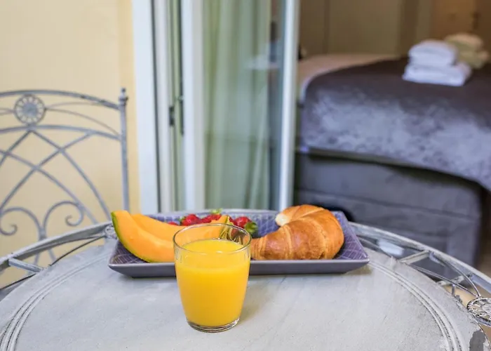 Luxury With Balcony Oda ve Kahvaltı 4*