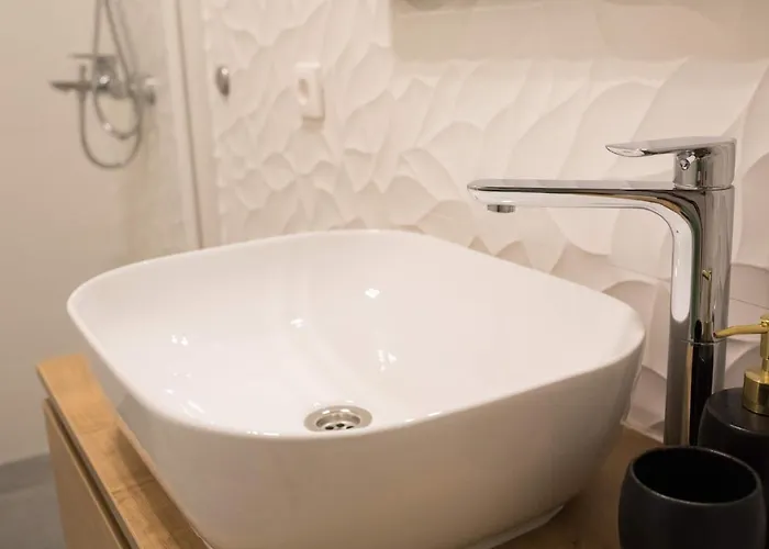 Luxury With Balcony Oda ve Kahvaltı 4*