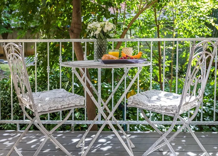 Luxury With Balcony Bed and Breakfast 4*