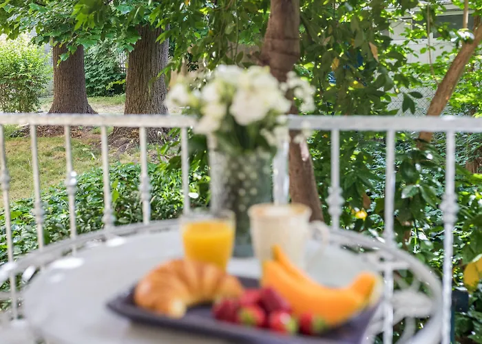 Bed and Breakfast Luxury With Balcony 4*